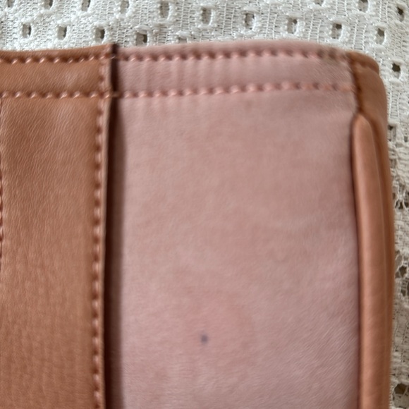 Lauren Conrad Clutch/Purse with removable Strap NWT - Picture 9 of 9